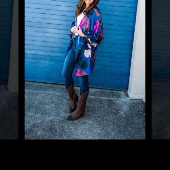 Beautiful Eloise fall floral kimono, new with tags - Picture 8 of 9